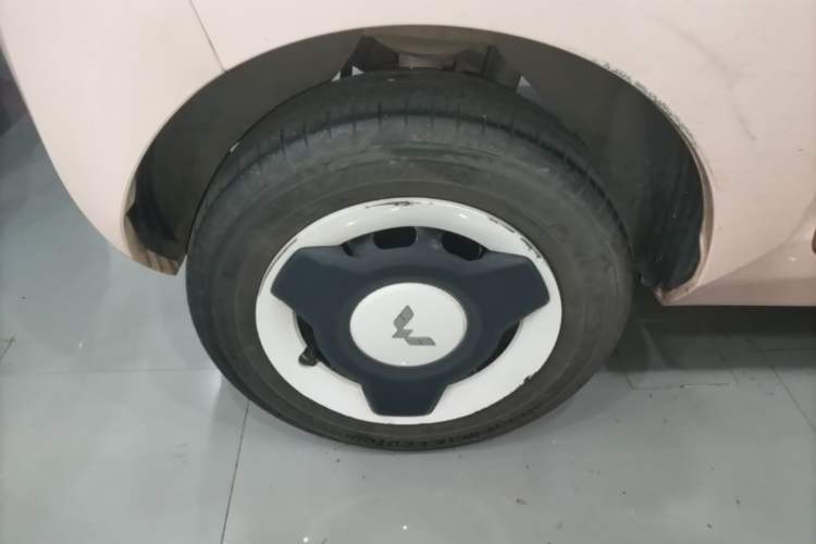 Used Wuling Hongguang MINIEV 2021 Macaron Premium Model – Lithium Iron Phosphate Right Rear Wheel Hub