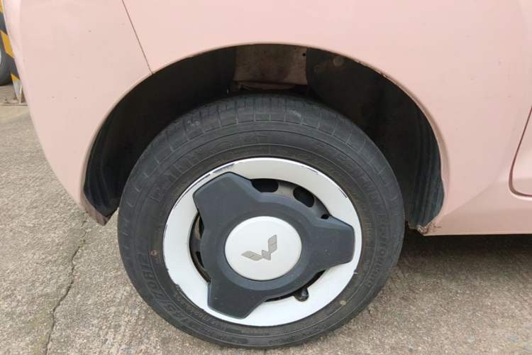 Used Wuling Hongguang MINIEV 2021 Macaron Premium Model – Lithium Iron Phosphate Right Rear Wheel Hub