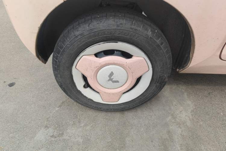 Used Wuling Hongguang MINIEV 2021 Macaron Premium Model – Lithium-NMC Right Rear Wheel Hub