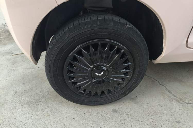 Used Wuling Hongguang MINIEV 2021 Macaron Premium Model – Lithium Iron Phosphate Right Rear Wheel Hub