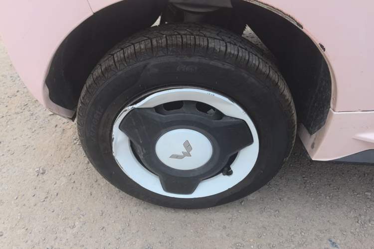 Used Wuling Hongguang MINIEV 2021 Macaron Sandwich Model 120 km Lithium Iron Phosphate Right Rear Wheel Hub