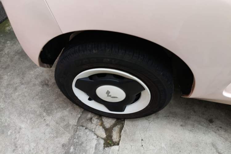 Used Wuling Hongguang MINIEV 2021 Macaron Premium Model – Lithium-NMC Right Rear Wheel Hub