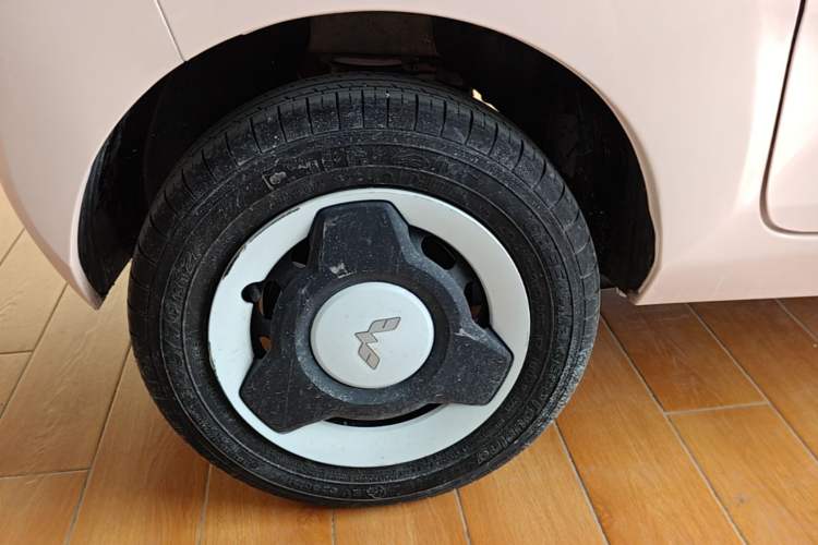 Used Wuling Hongguang MINIEV 2021 Macaron Premium Model – Lithium Iron Phosphate Right Rear Wheel Hub