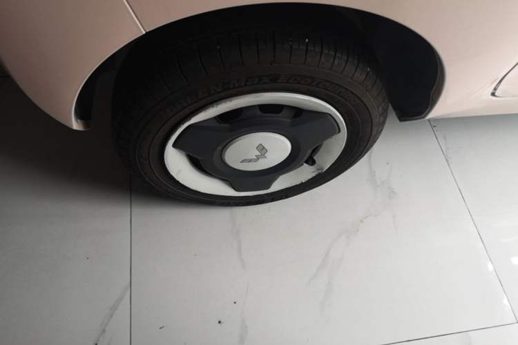 Used Wuling Hongguang MINIEV 2021 Macaron Premium Model – Lithium Iron Phosphate Right Rear Wheel Hub