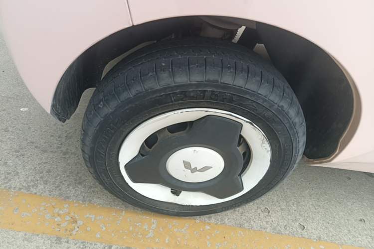 Used Wuling Hongguang MINIEV 2021 Macaron Premium Model – Lithium Iron Phosphate Right Rear Wheel Hub
