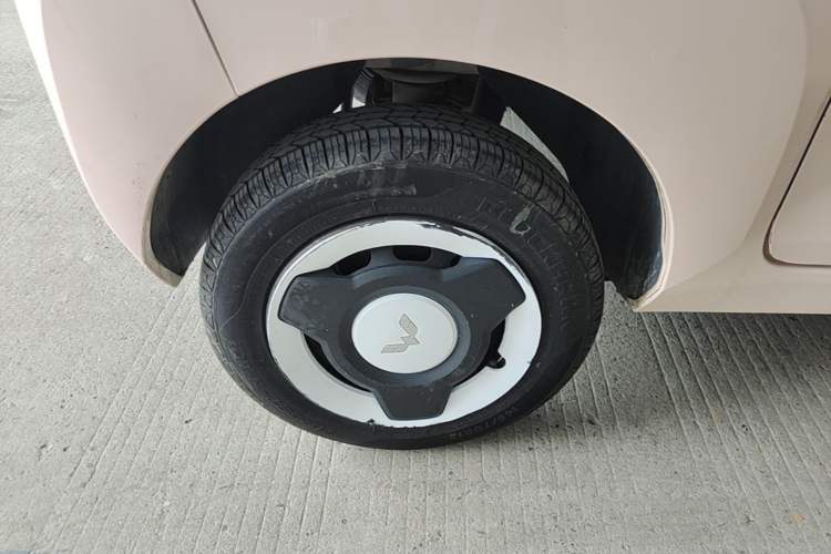 Used Wuling Hongguang MINIEV 2021 Macaron Fashion Edition Lithium-Ion Battery Right Rear Wheel Hub