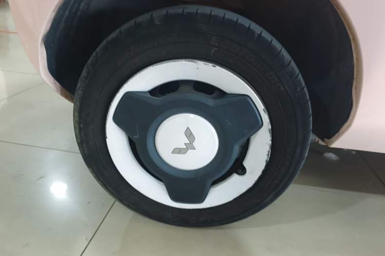 Used Wuling Hongguang MINIEV 2021 Macaron Fashion Model Lithium Iron Phosphate Right Rear Wheel Hub