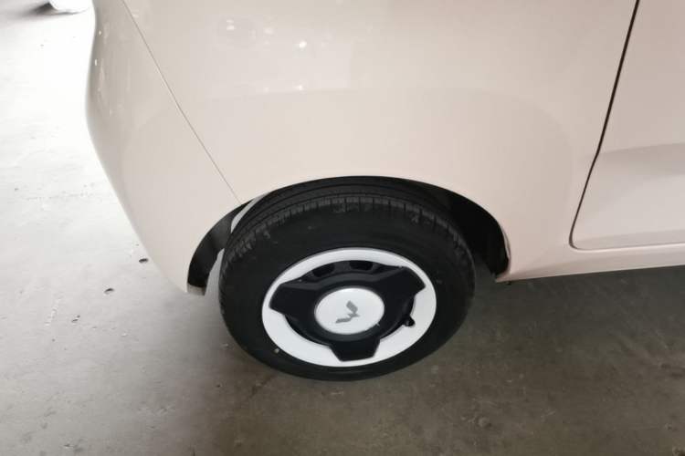 Used Wuling Hongguang MINIEV 2021 Macaron Premium Model – Lithium Iron Phosphate Right Rear Wheel Hub