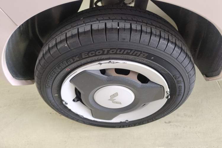Used Wuling Hongguang MINIEV 2021 Macaron Premium Model – Lithium Iron Phosphate Right Rear Wheel Hub