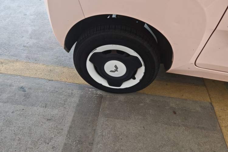 Used Wuling Hongguang MINIEV 2021 Macaron Premium Model – Lithium Iron Phosphate Right Rear Wheel Hub