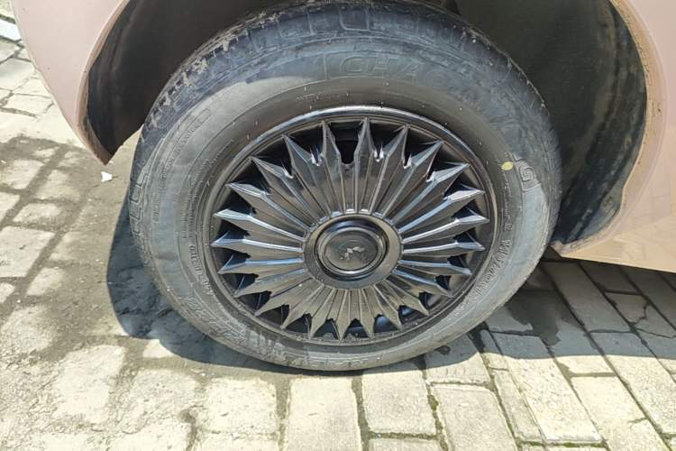 Used Wuling Hongguang MINIEV 2021 Macaron Fashion Edition Lithium-Ion Battery Right Rear Wheel Hub