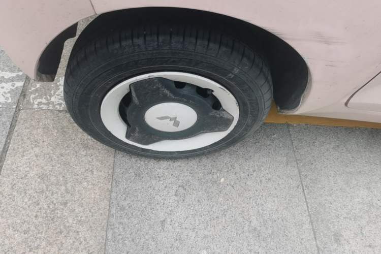 Used Wuling Hongguang MINIEV 2021 Macaron Premium Model – Lithium Iron Phosphate Right Rear Wheel Hub