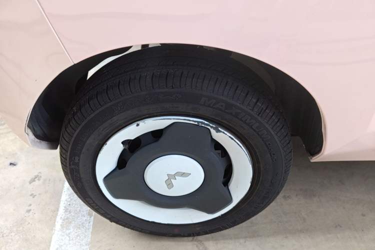 Used Wuling Hongguang MINIEV 2021 Macaron Premium Model – Lithium-NMC Right Rear Wheel Hub