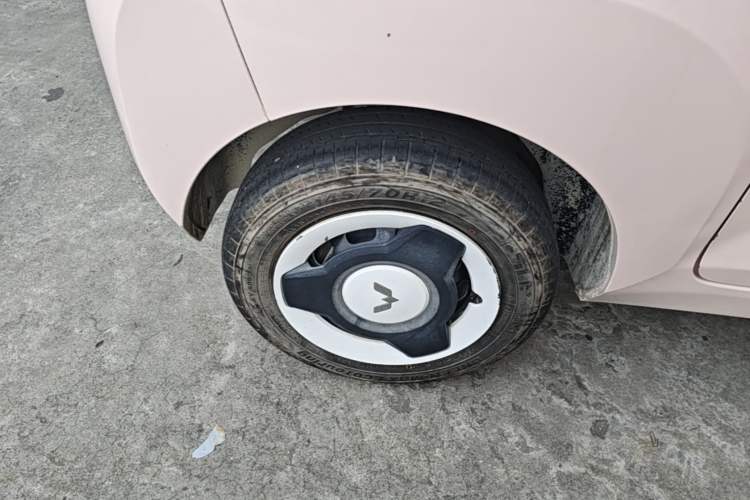 Used Wuling Hongguang MINIEV 2021 Macaron Premium Model – Lithium Iron Phosphate Right Rear Wheel Hub