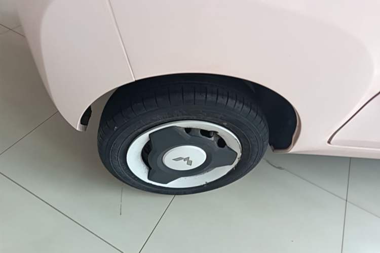 Used Wuling Hongguang MINIEV 2021 Macaron Premium Model – Lithium-NMC Right Rear Wheel Hub