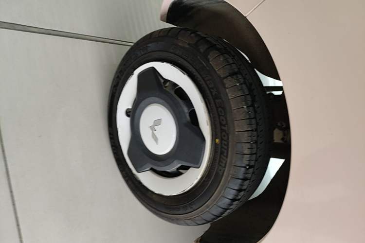 Used Wuling Hongguang MINIEV 2021 Macaron Fashion Model Lithium Iron Phosphate Right Rear Wheel Hub
