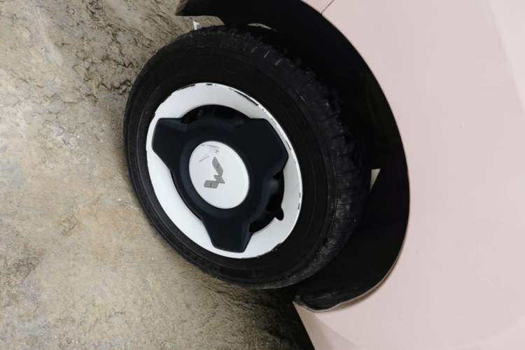 Used Wuling Hongguang MINIEV 2021 Macaron Sandwich Model 170 km Lithium Iron Phosphate Right Rear Wheel Hub