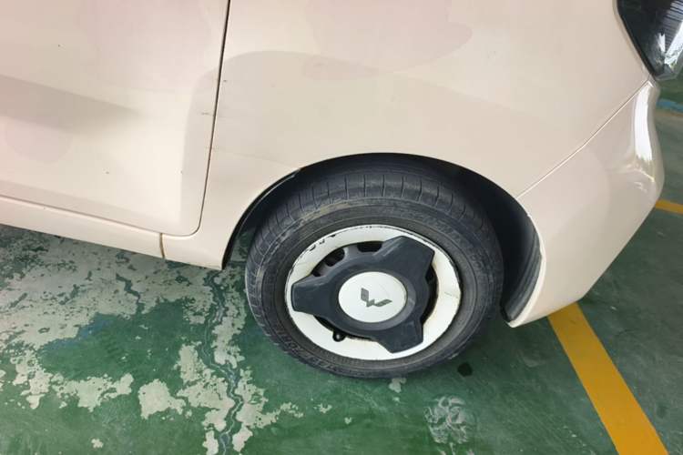 Used Wuling Hongguang MINIEV 2021 Macaron Premium Model – Lithium-NMC Right Rear Wheel Hub