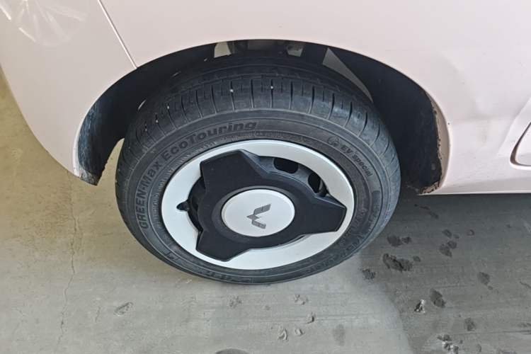 Used Wuling Hongguang MINIEV 2021 Macaron Premium Model – Lithium Iron Phosphate Right Rear Wheel Hub