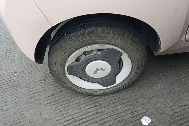 Used Wuling Hongguang MINIEV 2021 Macaron Sandwich Model 120 km Lithium Iron Phosphate Right Rear Wheel Hub