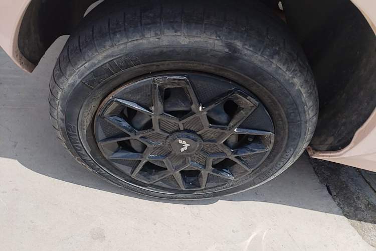 Used Wuling Hongguang MINIEV 2021 Macaron Premium Model – Lithium Iron Phosphate Right Rear Wheel Hub