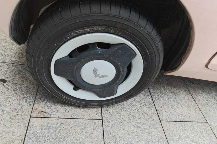 Used Wuling Hongguang MINIEV 2021 Macaron Premium Model – Lithium Iron Phosphate Right Rear Wheel Hub