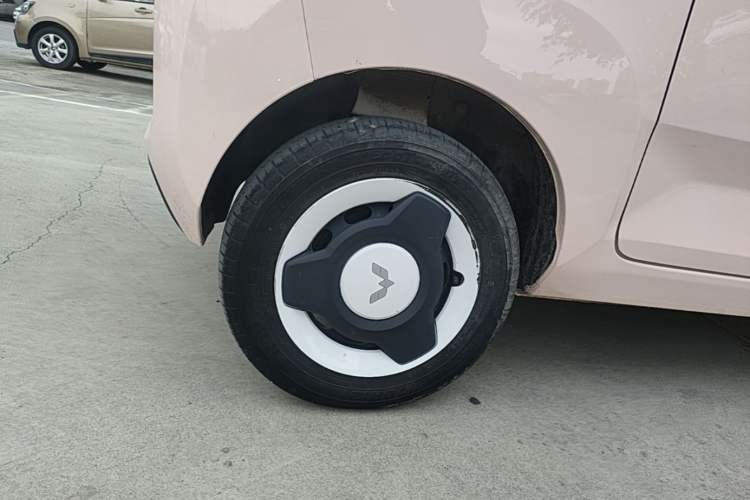 Used Wuling Hongguang MINIEV 2021 Macaron Premium Model – Lithium Iron Phosphate Right Rear Wheel Hub