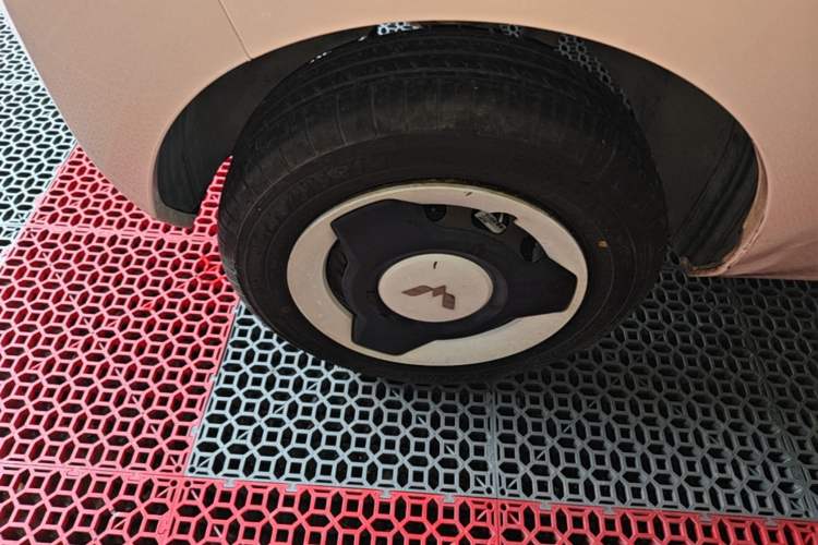 Used Wuling Hongguang MINIEV 2021 Macaron Premium Model – Lithium Iron Phosphate Right Rear Wheel Hub