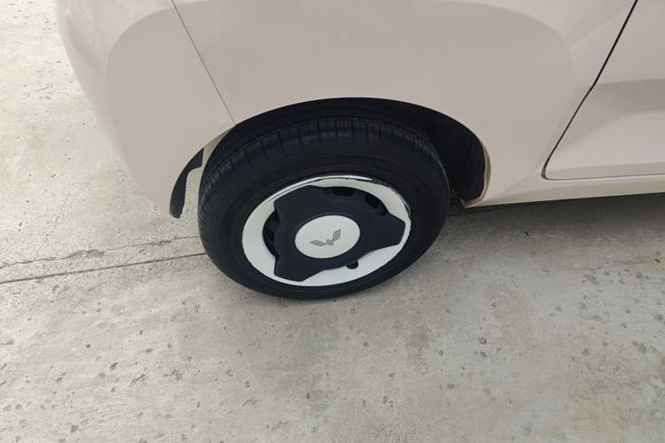 Used Wuling Hongguang MINIEV 2021 Macaron Premium Model – Lithium Iron Phosphate Right Rear Wheel Hub