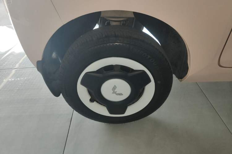 Used Wuling Hongguang MINIEV 2021 Macaron Fashion Edition Lithium-Ion Battery Right Rear Wheel Hub