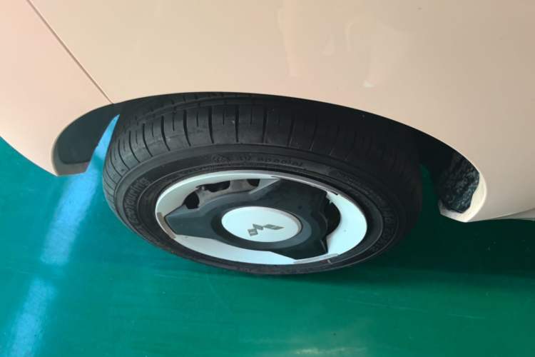 Used Wuling Hongguang MINIEV 2021 Macaron Premium Model – Lithium Iron Phosphate Right Rear Wheel Hub