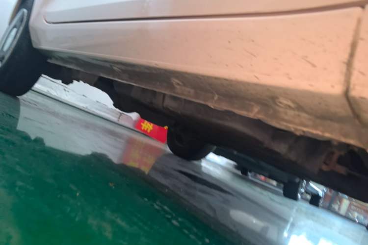 Used Wuling Hongguang MINIEV 2021 Macaron Sandwich Model 170 km Lithium Ternary Right Side Sill