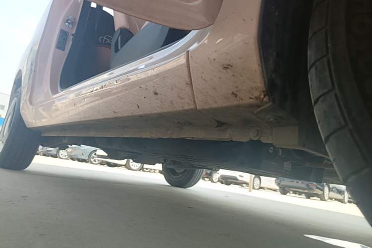 Used Wuling Hongguang MINIEV 2021 Macaron Sandwich Model 170 km Lithium Iron Phosphate Right Side Sill
