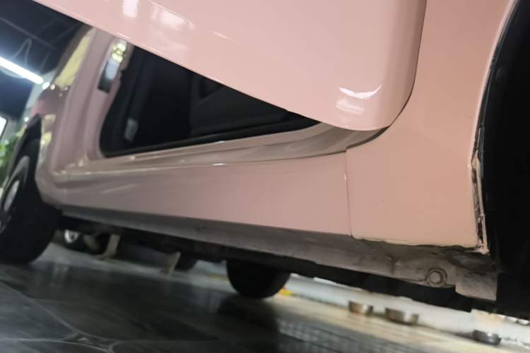 Used Wuling Hongguang MINIEV 2021 Macaron Premium Model – Lithium-NMC Right Side Sill