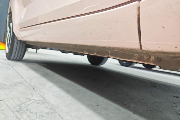 Used Wuling Hongguang MINIEV 2021 Macaron Premium Model – Lithium Iron Phosphate Right Side Sill