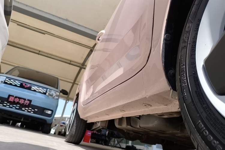 Used Wuling Hongguang MINIEV 2021 Macaron Premium Model – Lithium Iron Phosphate Right Side Sill