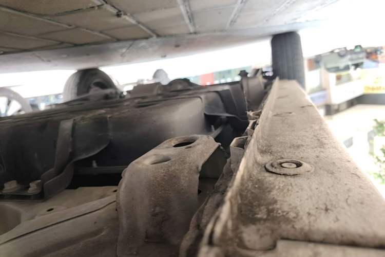Used Wuling Hongguang MINIEV 2021 Macaron Sandwich Model 170 km Lithium Iron Phosphate Right Side Sill