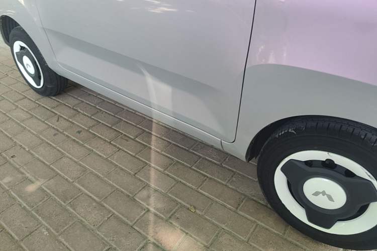 Used Wuling Hongguang MINIEV 2021 Macaron Premium Model – Lithium Iron Phosphate Right Side Sill
