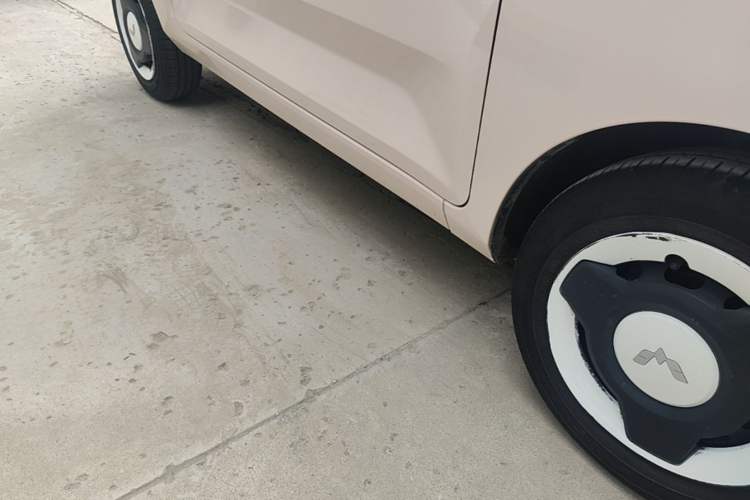 Used Wuling Hongguang MINIEV 2021 Macaron Premium Model – Lithium Iron Phosphate Right Side Sill