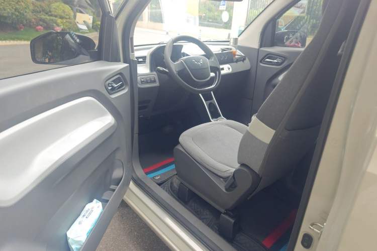 Used Wuling Hongguang MINIEV 2021 Macaron Premium Model – Lithium-NMC Driver Seat
