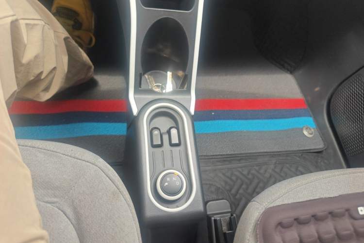 Used Wuling Hongguang MINIEV 2021 Macaron Premium Model – Lithium-NMC Gear Lever