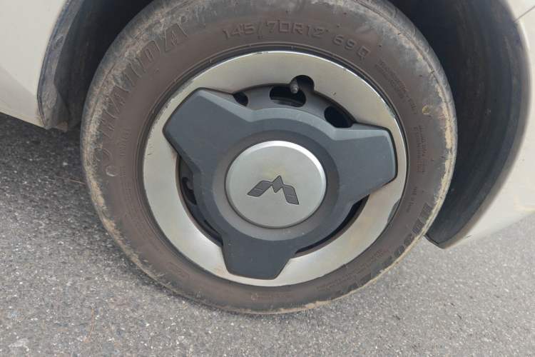 Used Wuling Hongguang MINIEV 2021 Macaron Premium Model – Lithium-NMC Right Front Wheel Hub