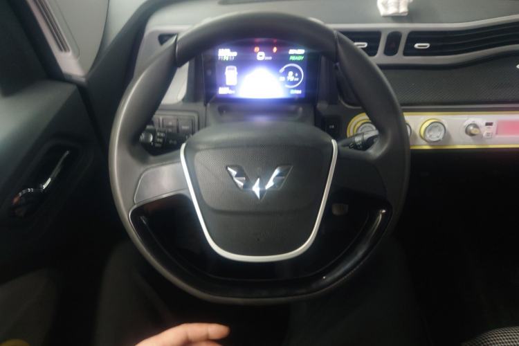 Used Wuling Hongguang MINIEV 2021 Macaron Fashion Model Lithium Iron Phosphate Steering Wheel