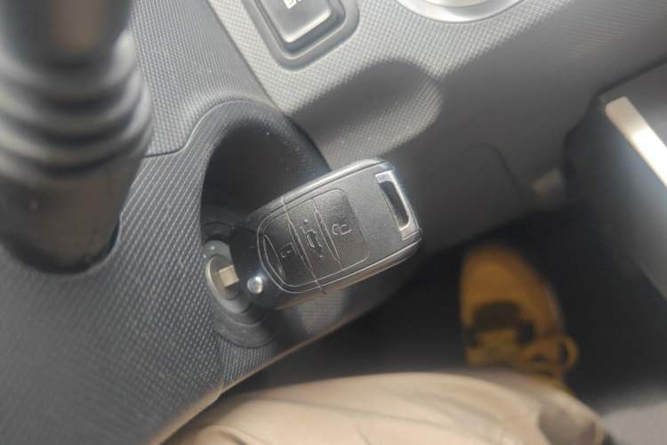 Used Wuling Hongguang MINIEV 2021 Macaron Premium Model – Lithium-NMC Vehicle Key