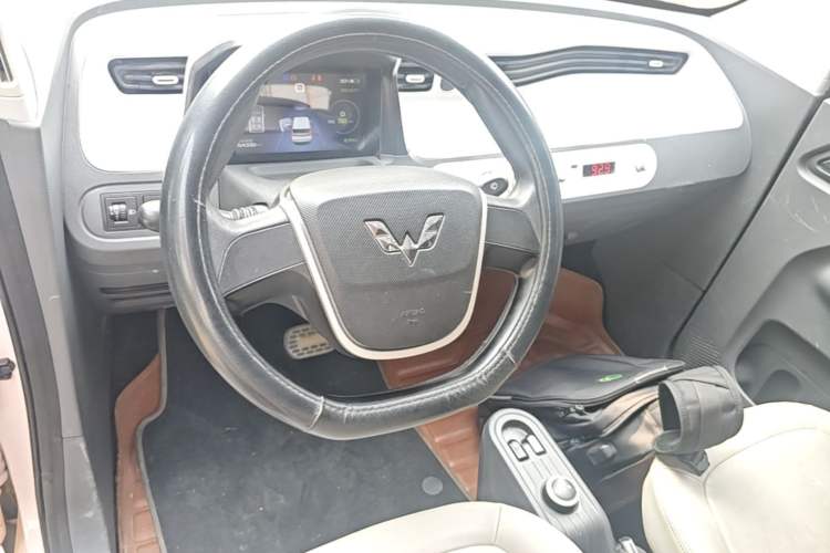 Used Wuling Hongguang MINIEV 2021 Macaron Premium Model – Lithium Iron Phosphate Steering Wheel