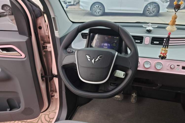 Used Wuling Hongguang MINIEV 2021 Macaron Premium Model – Lithium Iron Phosphate Steering Wheel