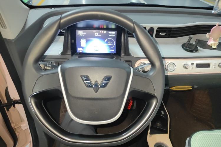 Used Wuling Hongguang MINIEV 2021 Macaron Premium Model – Lithium Iron Phosphate Steering Wheel