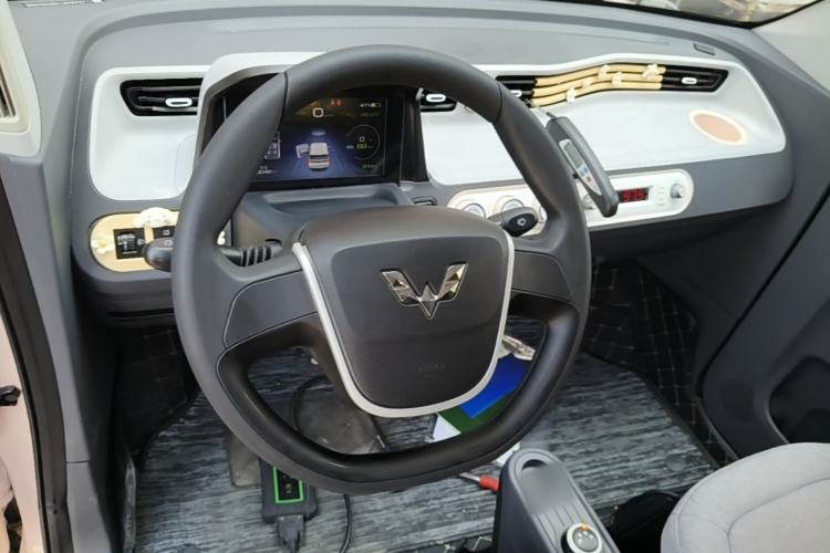 Used Wuling Hongguang MINIEV 2021 Macaron Premium Model – Lithium Iron Phosphate Steering Wheel