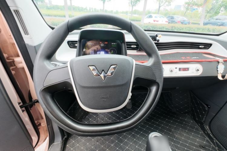 Used Wuling Hongguang MINIEV 2021 Macaron Premium Model – Lithium Iron Phosphate Steering Wheel