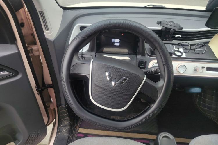 Used Wuling Hongguang MINIEV 2021 Macaron Premium Model – Lithium Iron Phosphate Steering Wheel